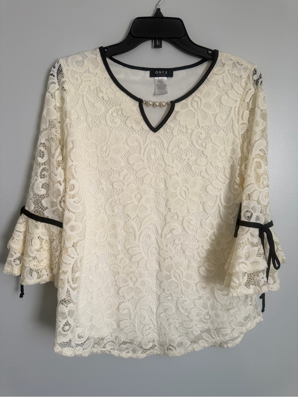 Onyx Cream Lace lined Blouse Black Trim and Pearl Accent Bell sleeves medium NWT